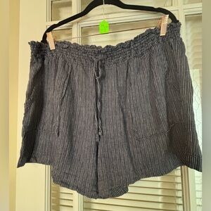 Striped Blue and White Women's Shorts-Size XL 16-18